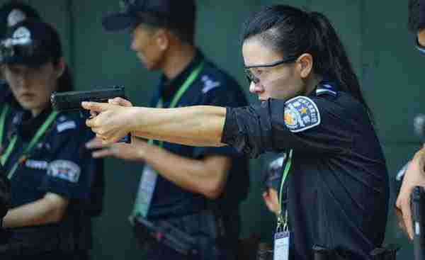 女生考狱警怎么样(狱警是不是公务员)照片 图片